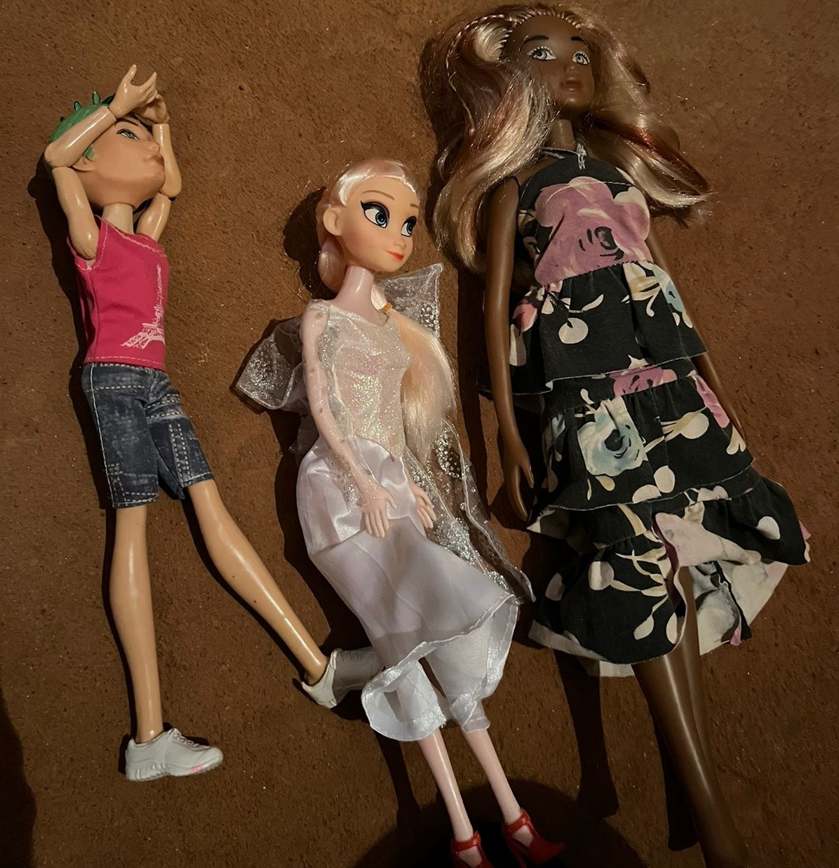 Bonecas foram encontradas e apreendidas na residência do suspeito - Foto: Polícia Civil/Divulgação